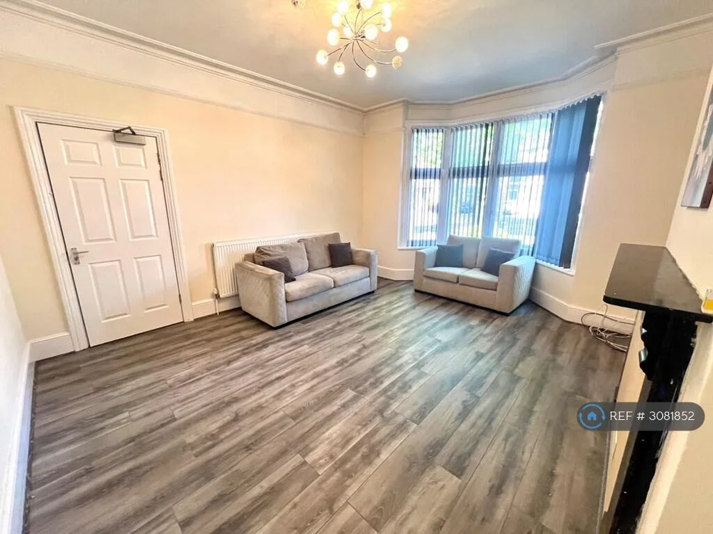 6 bedroom terraced house for rent