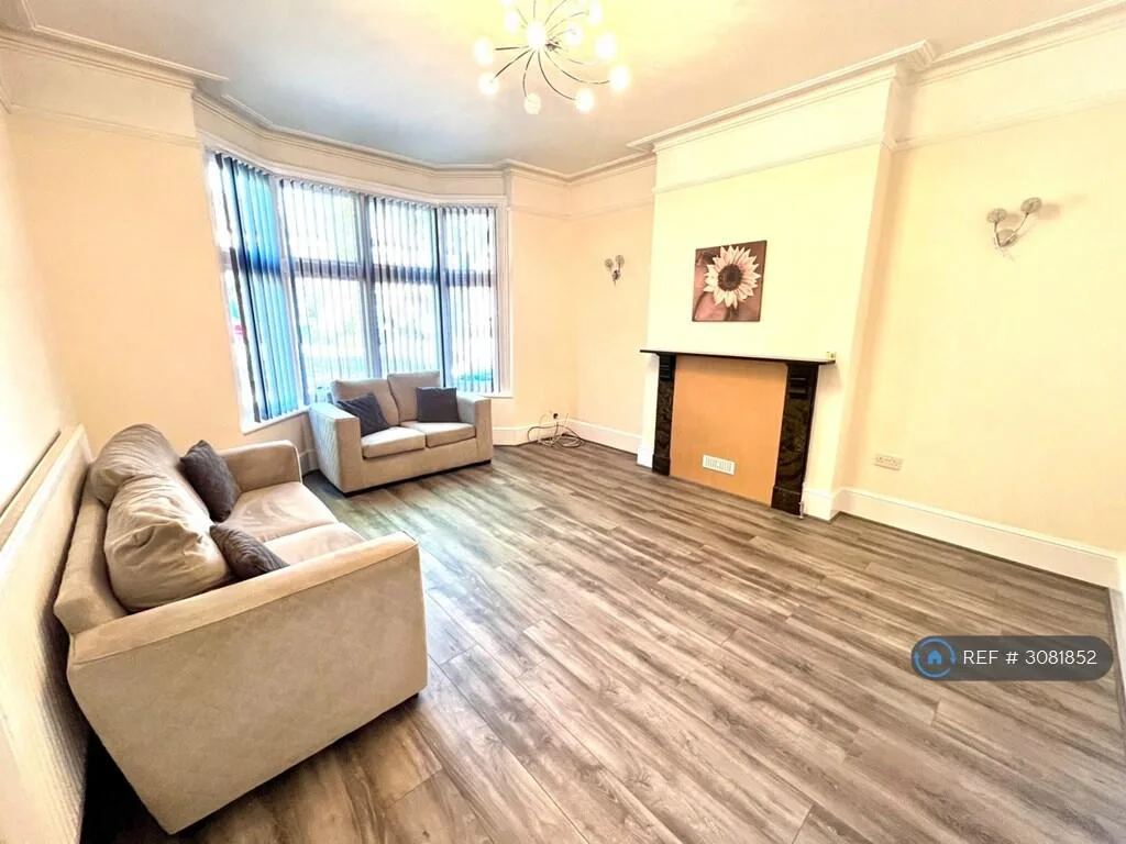 6 bedroom terraced house for rent