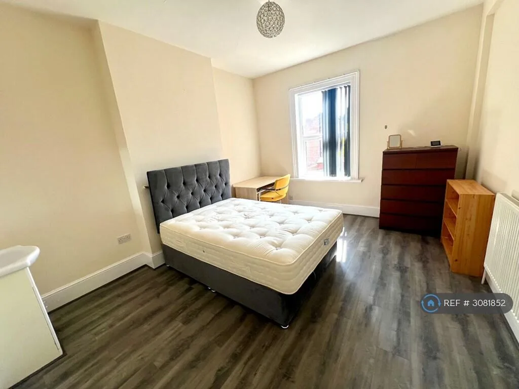 6 bedroom terraced house for rent