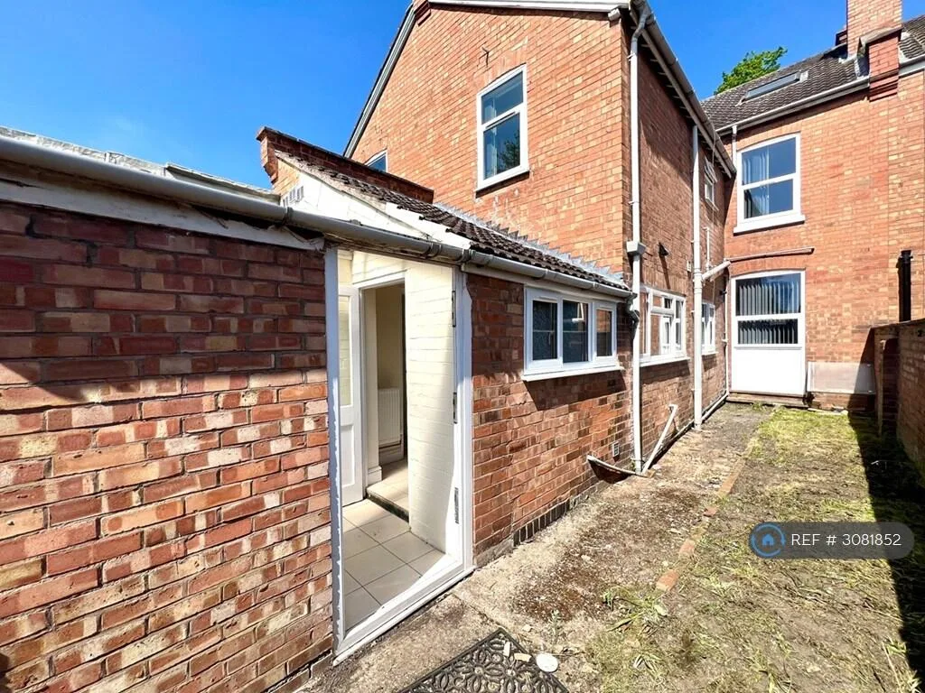 6 bedroom terraced house for rent