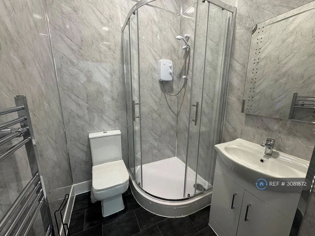 7 bedroom semi-detached house for rent