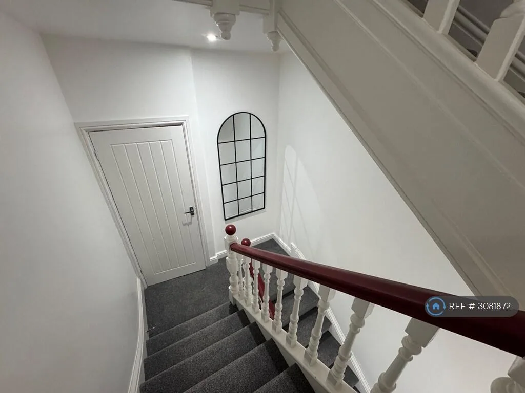 7 bedroom semi-detached house for rent