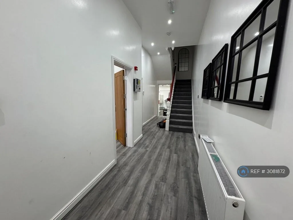 7 bedroom semi-detached house for rent