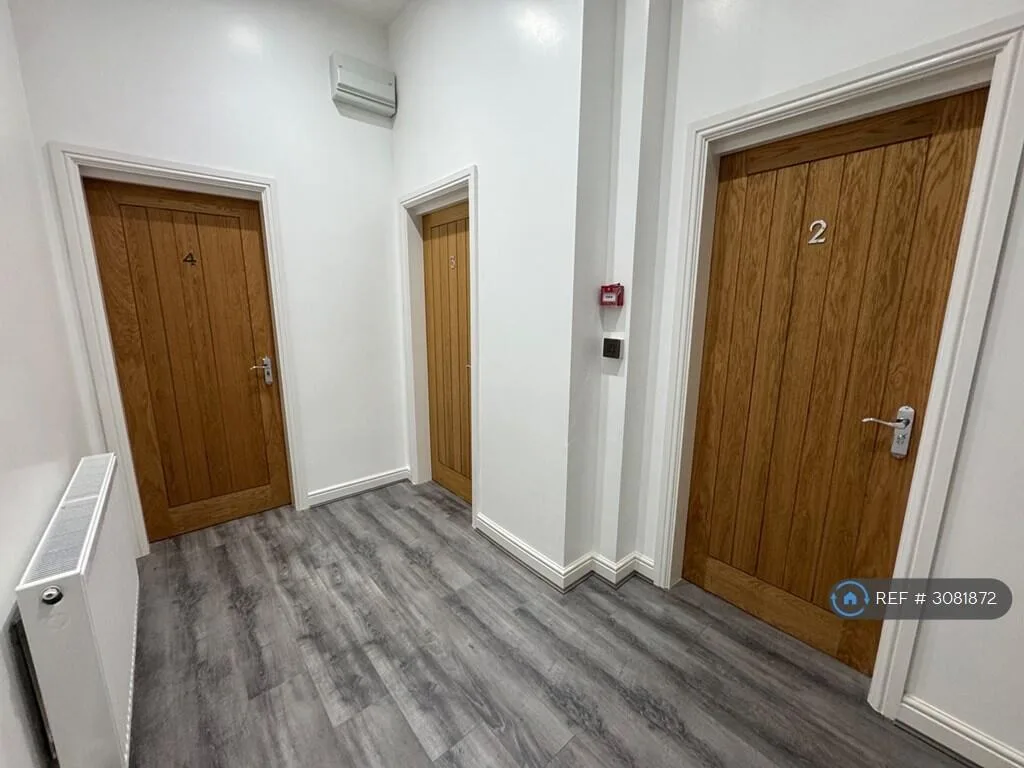 7 bedroom semi-detached house for rent
