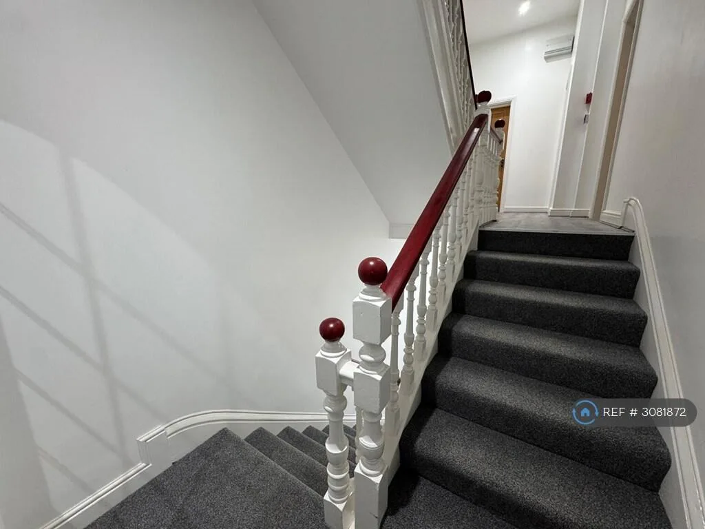 7 bedroom semi-detached house for rent