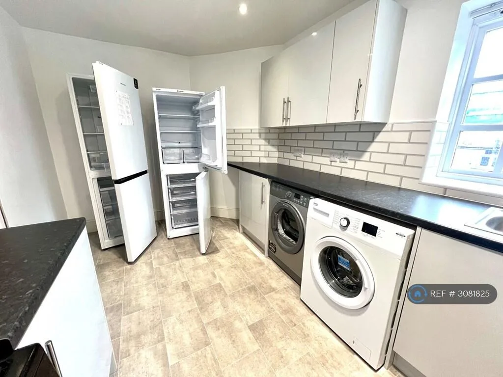 7 bedroom semi-detached house for rent