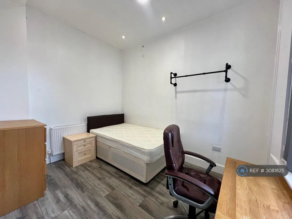 7 bedroom semi-detached house for rent