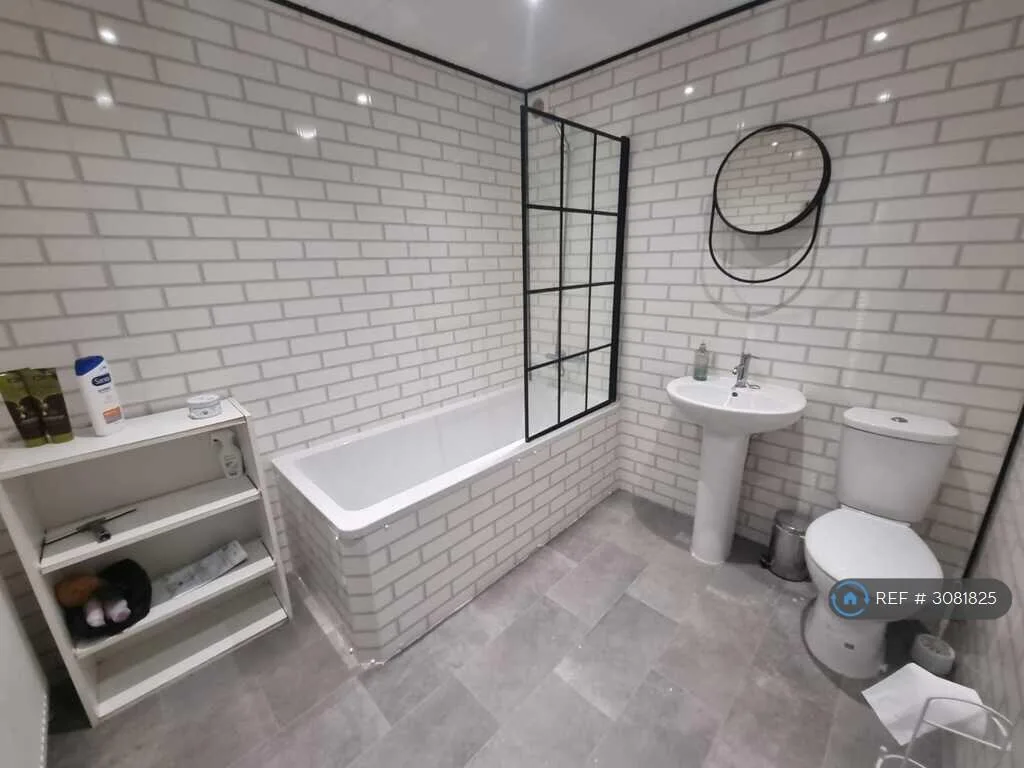 7 bedroom semi-detached house for rent
