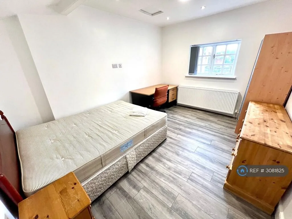 7 bedroom semi-detached house for rent