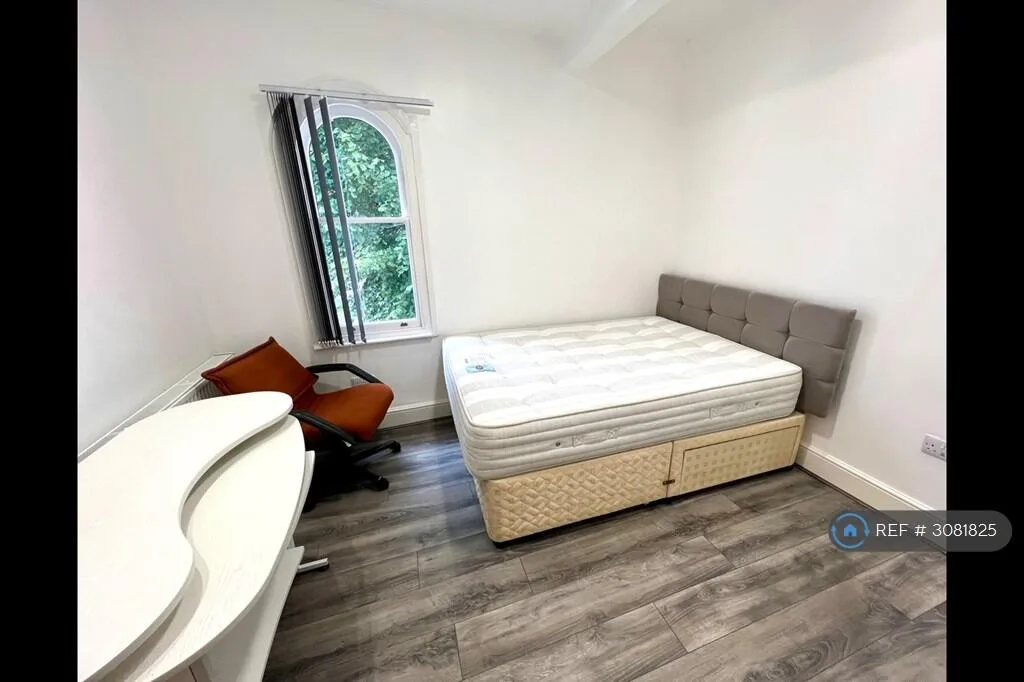 7 bedroom semi-detached house for rent