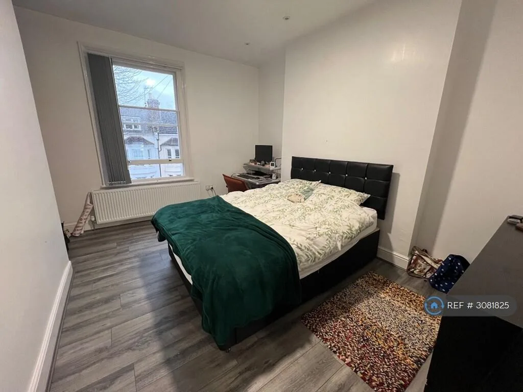 7 bedroom semi-detached house for rent