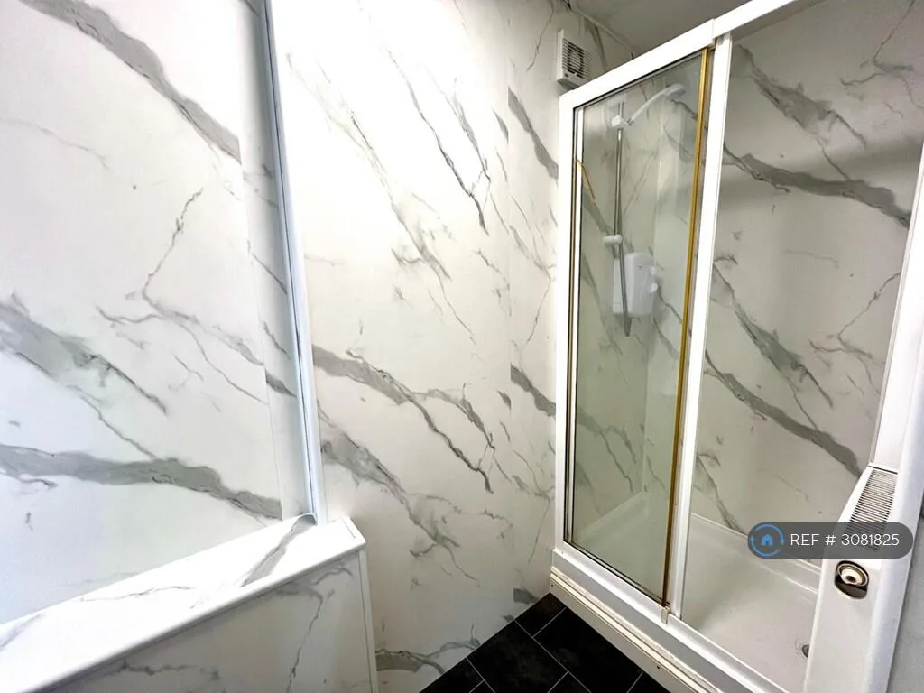 7 bedroom semi-detached house for rent