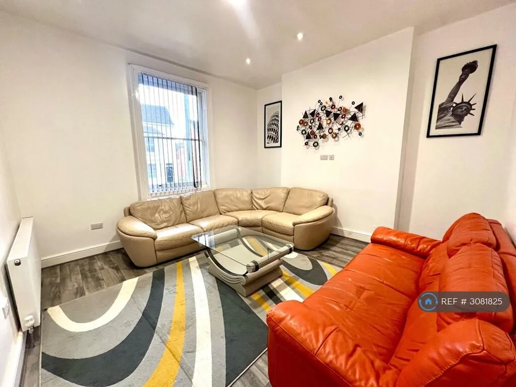 7 bedroom semi-detached house for rent
