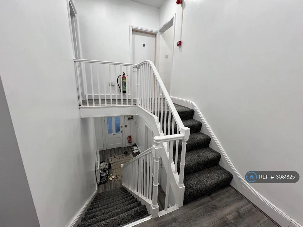 7 bedroom semi-detached house for rent