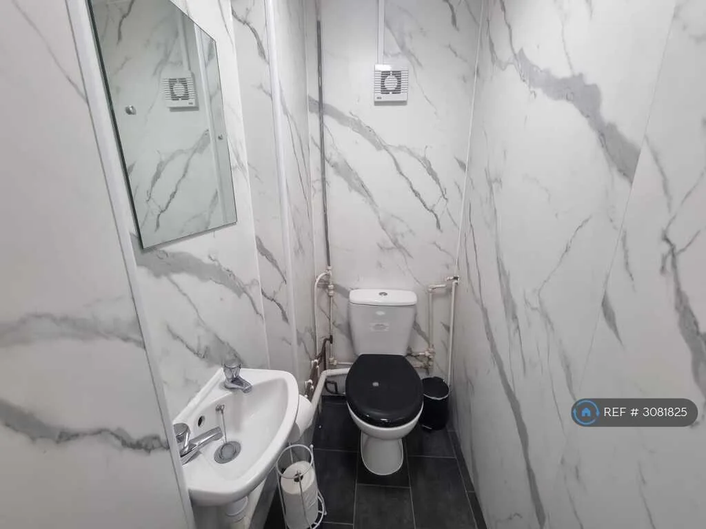 7 bedroom semi-detached house for rent