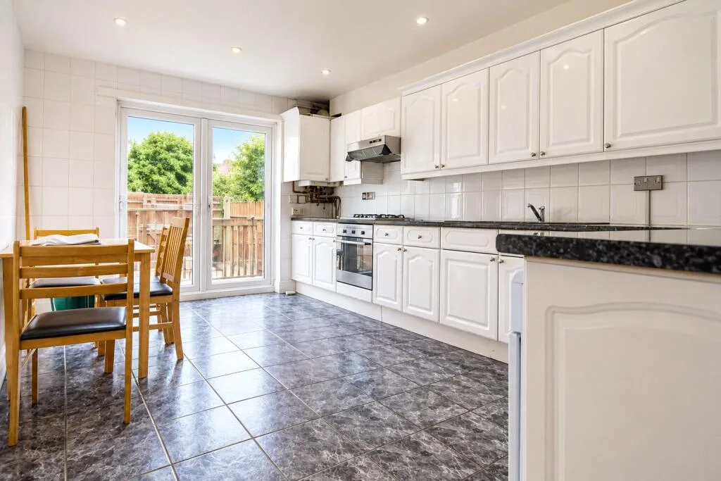 4 bedroom terraced house for rent