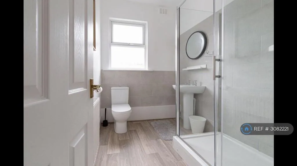 3 bedroom end of terrace house for rent