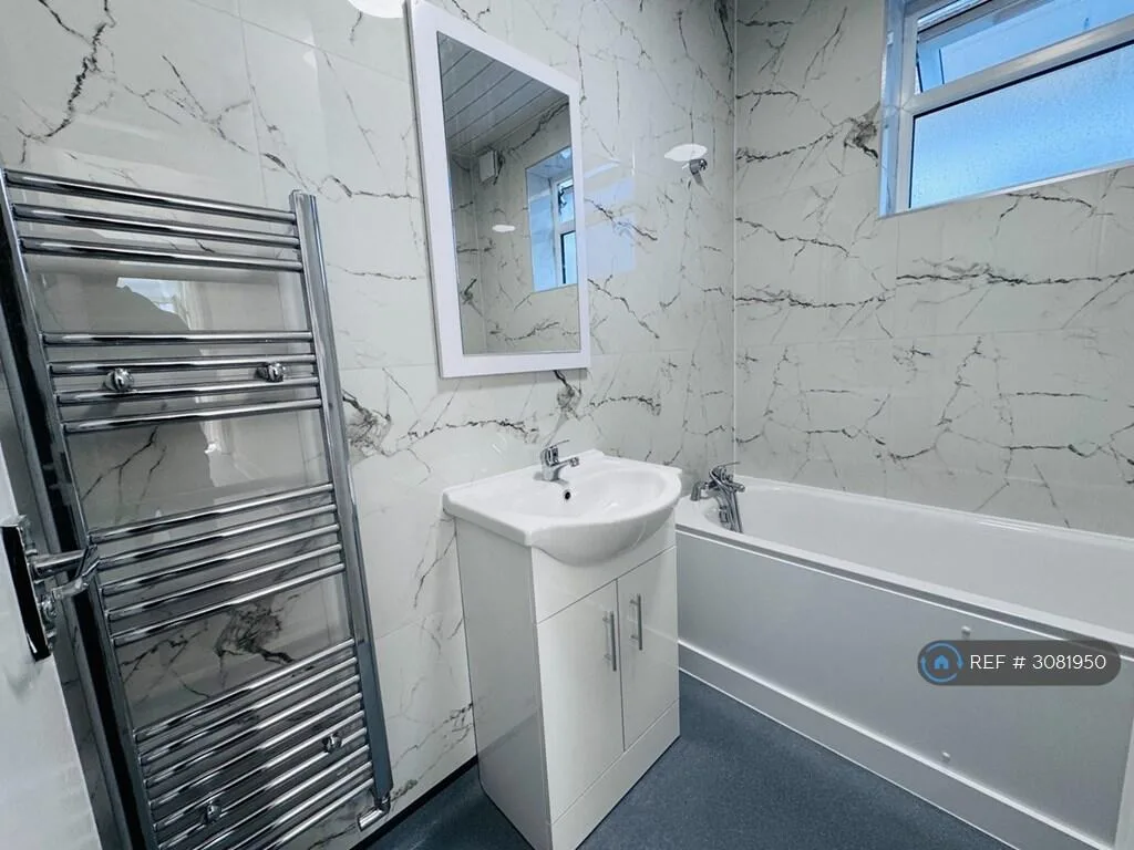 2 bedroom maisonette for rent