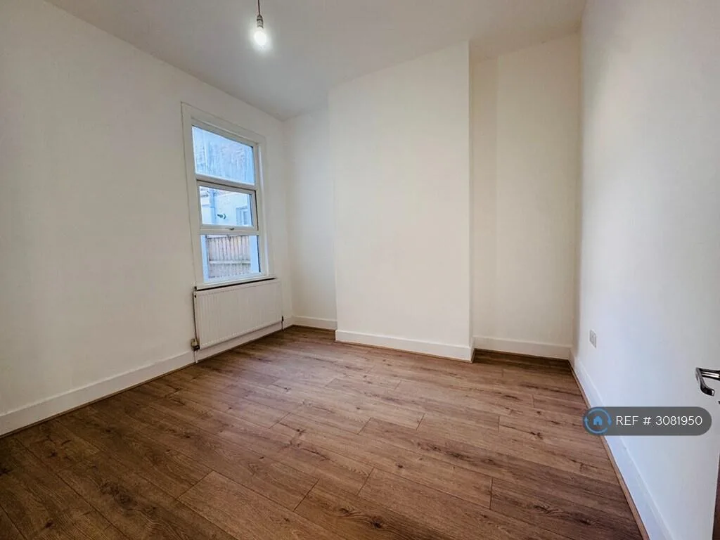 2 bedroom maisonette for rent