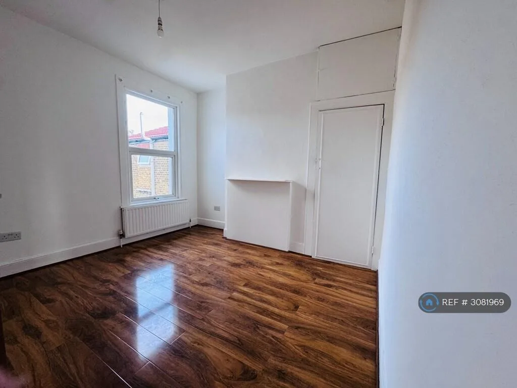 2 bedroom maisonette for rent