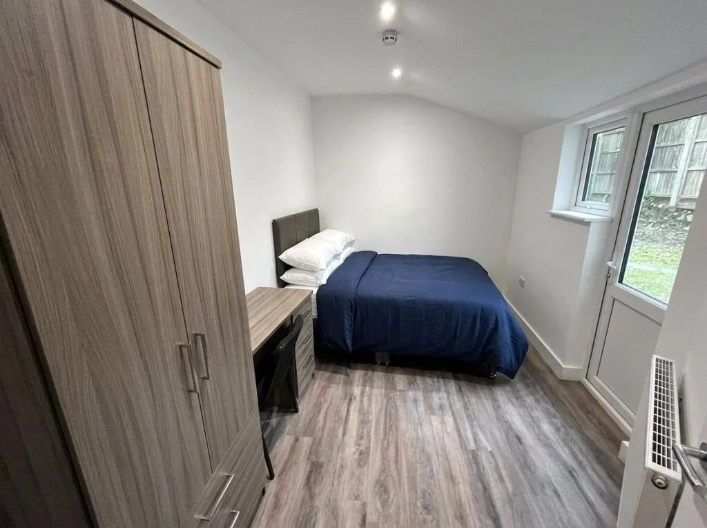 11 bedroom house for rent