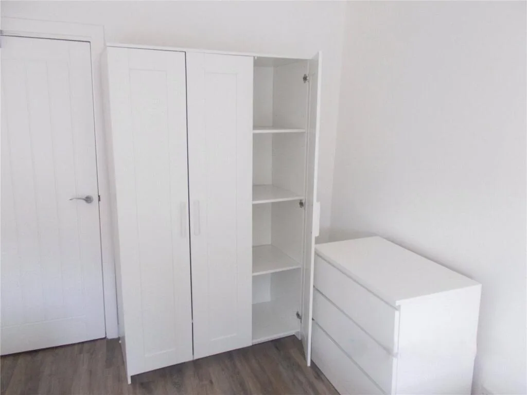 6 bedroom maisonette for rent
