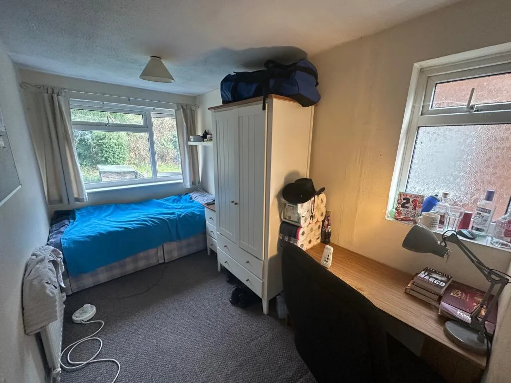 3 bedroom semi-detached house for rent