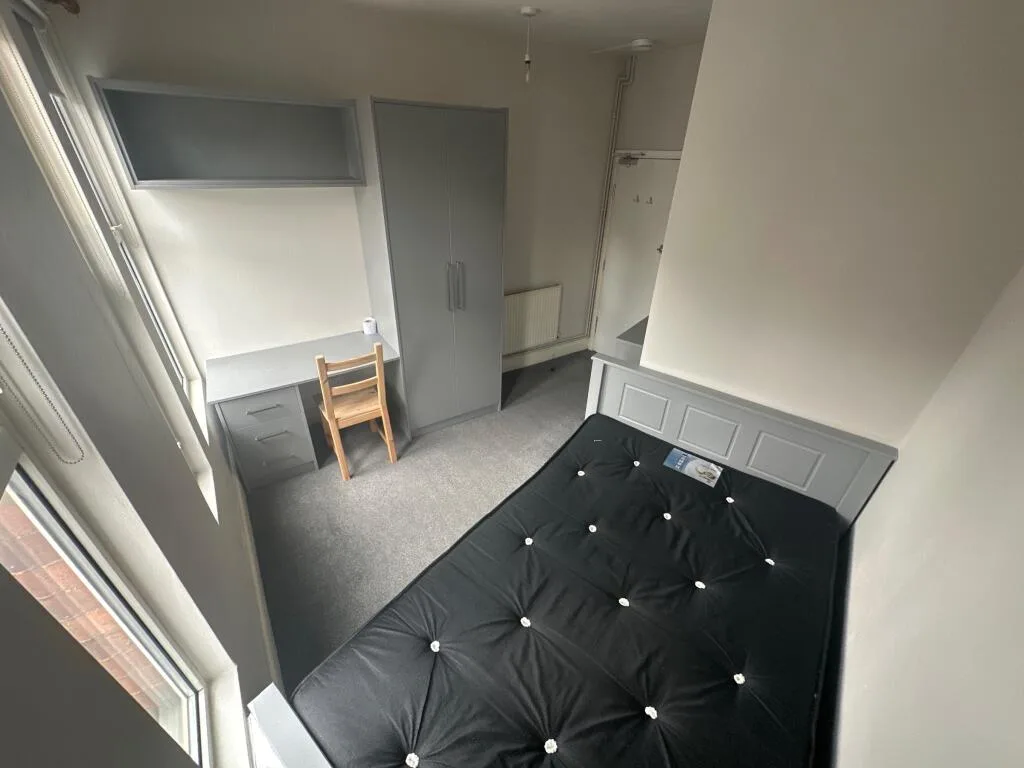 4 bedroom flat for rent