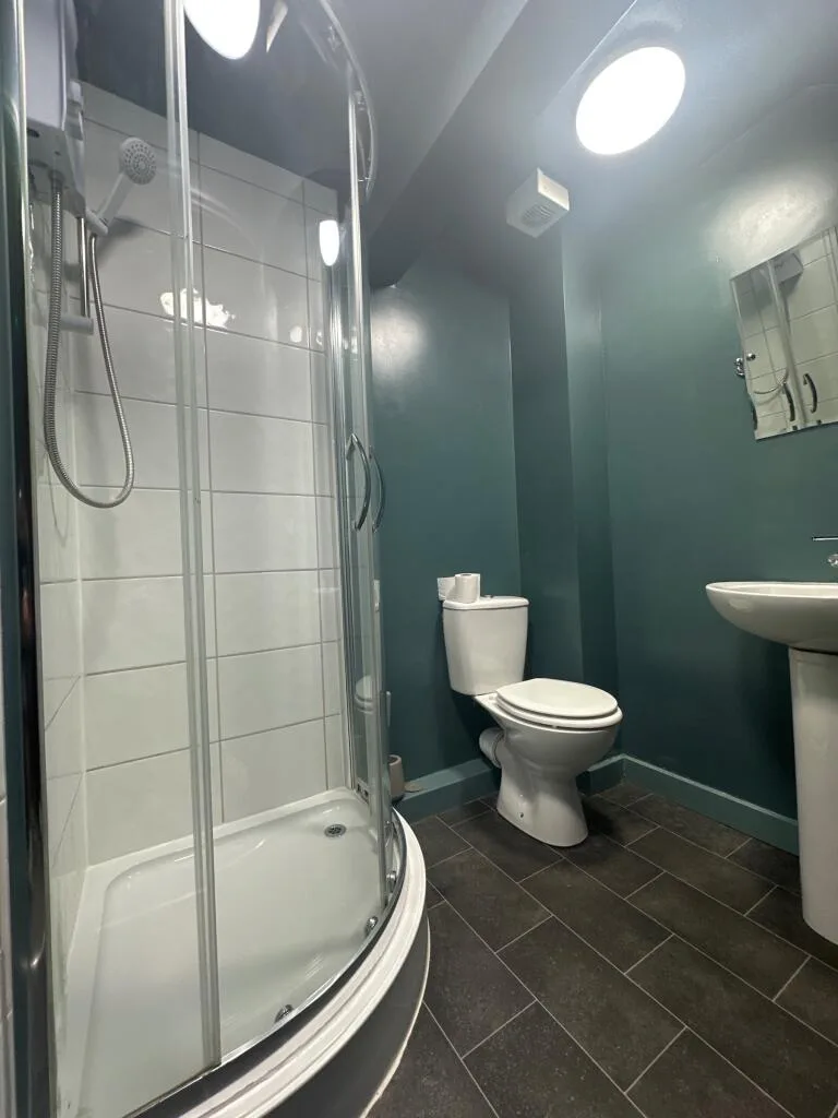 4 bedroom flat for rent