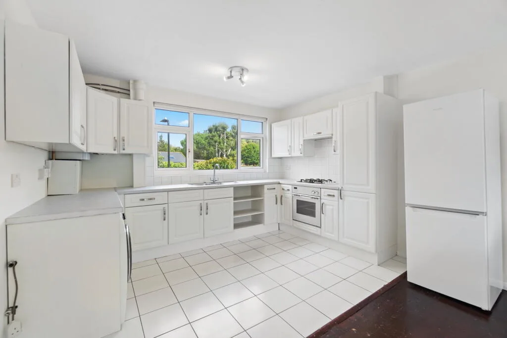 2 bedroom maisonette for rent