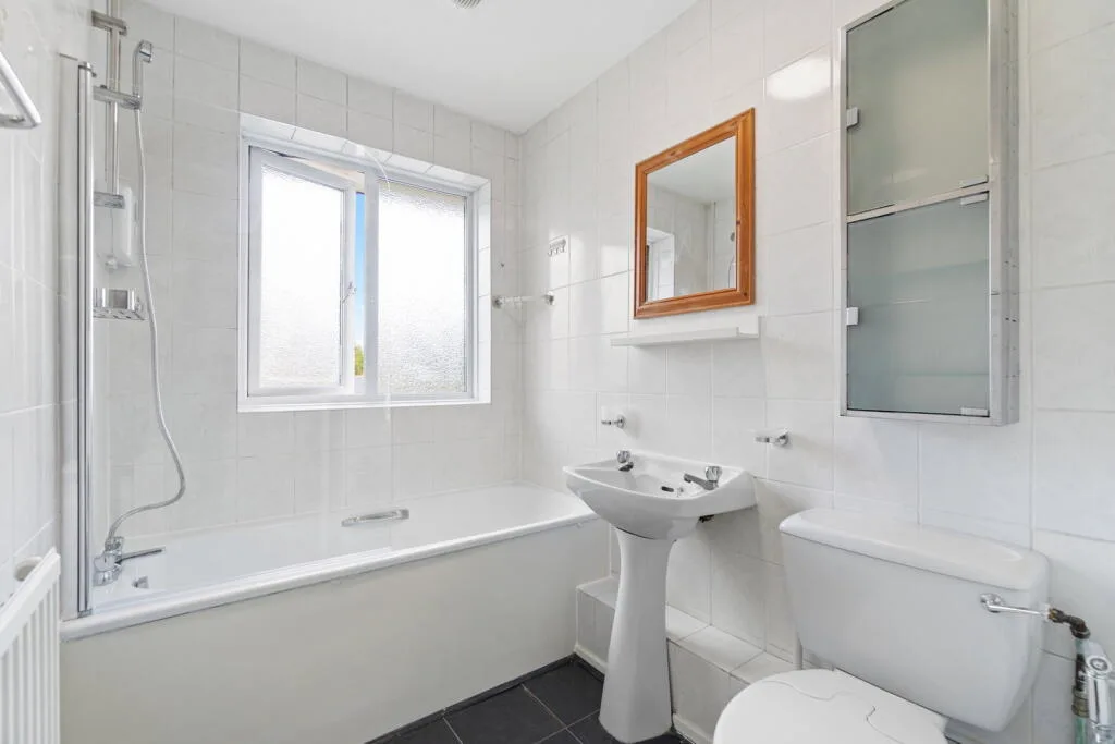 2 bedroom maisonette for rent