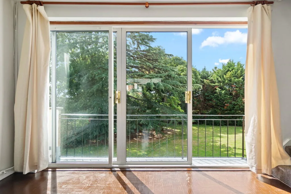 2 bedroom maisonette for rent