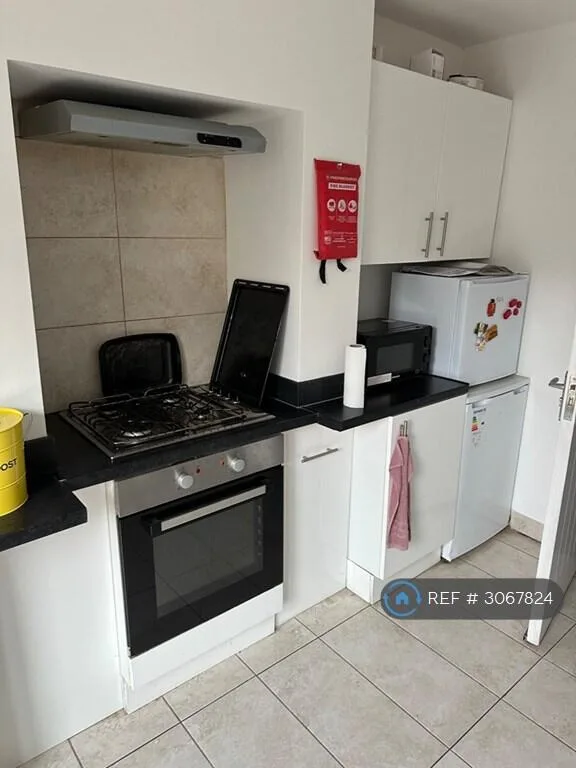 3 bedroom maisonette for rent