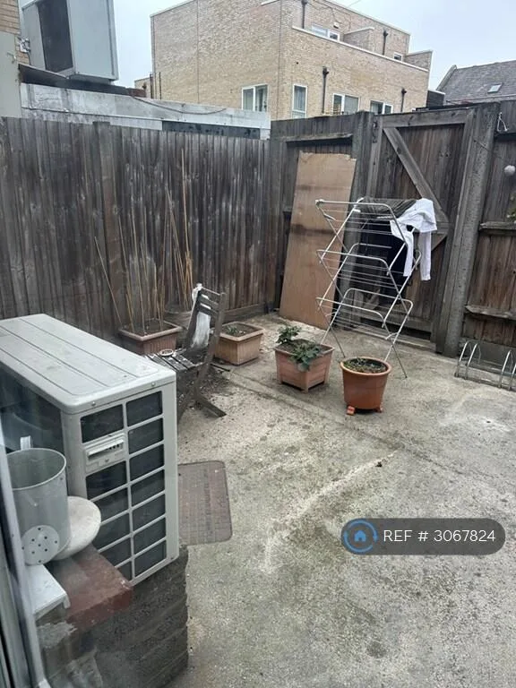 3 bedroom maisonette for rent