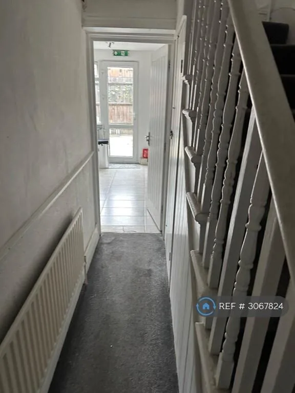 3 bedroom maisonette for rent