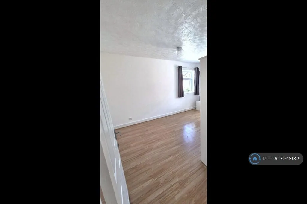 3 bedroom end of terrace house for rent