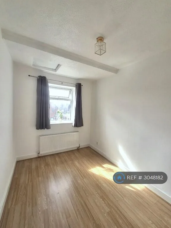 3 bedroom end of terrace house for rent