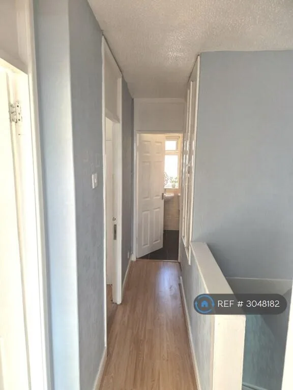 3 bedroom end of terrace house for rent
