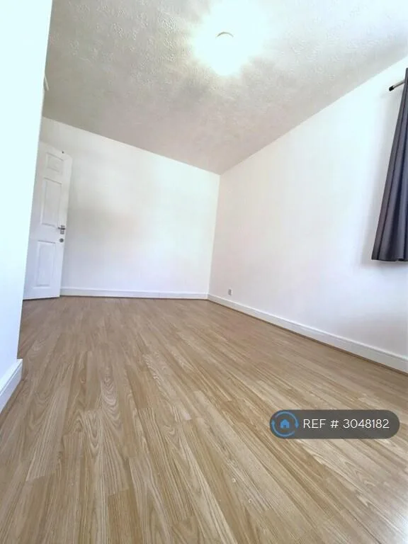 3 bedroom end of terrace house for rent