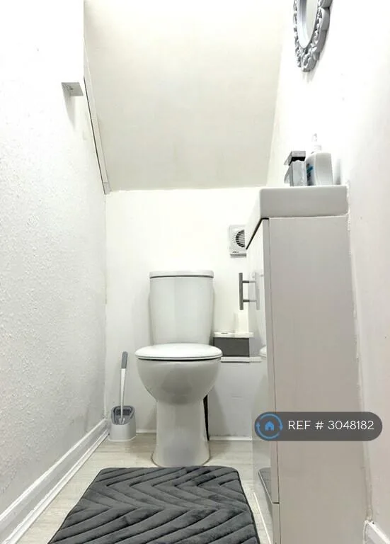 3 bedroom end of terrace house for rent