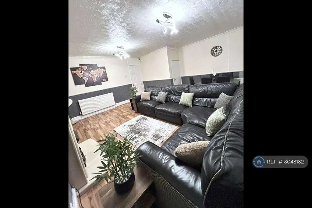 3 bedroom end of terrace house for rent