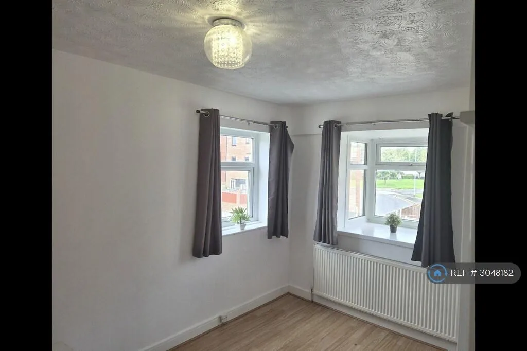 3 bedroom end of terrace house for rent