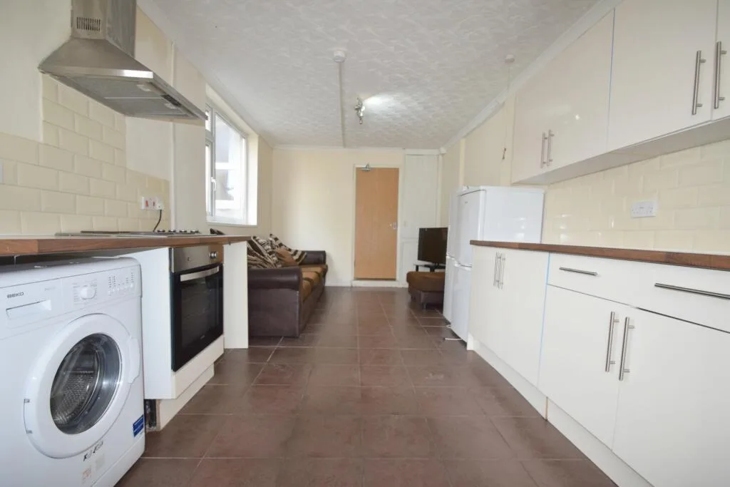5 bedroom house for rent