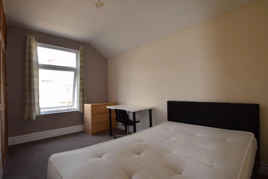 5 bedroom house for rent