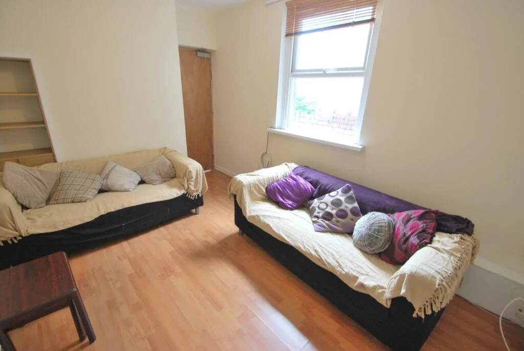 5 bedroom house for rent