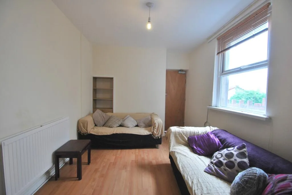 5 bedroom house for rent