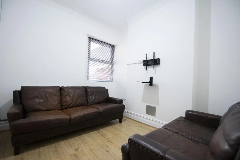 5 bedroom house for rent