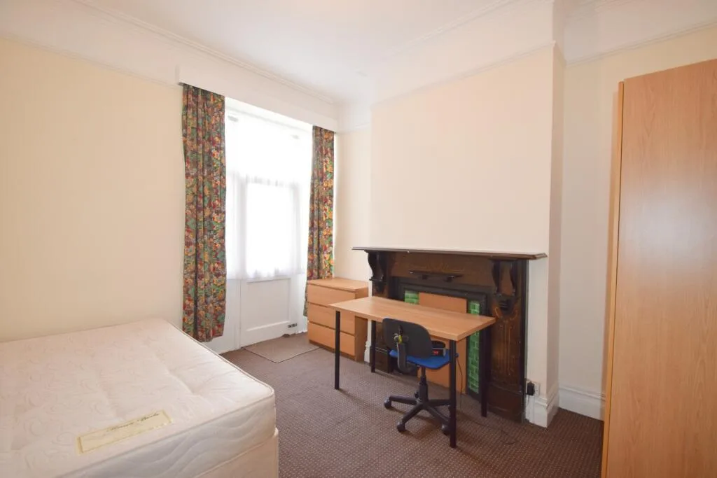 5 bedroom house for rent