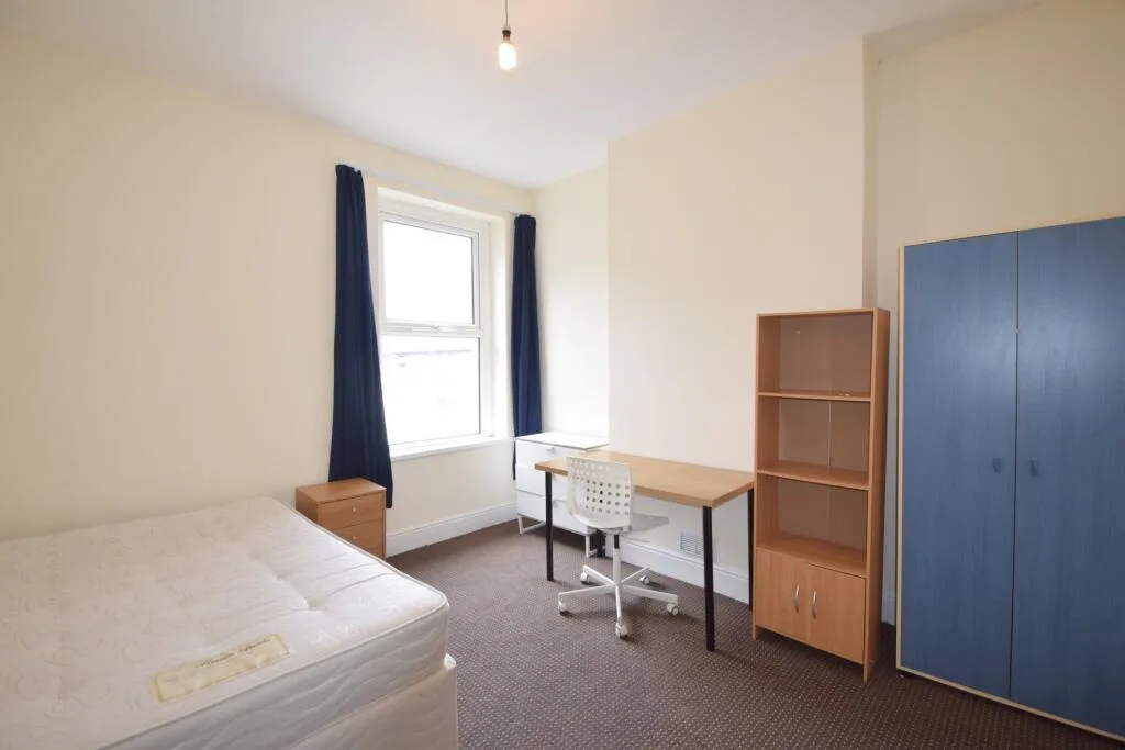 5 bedroom house for rent