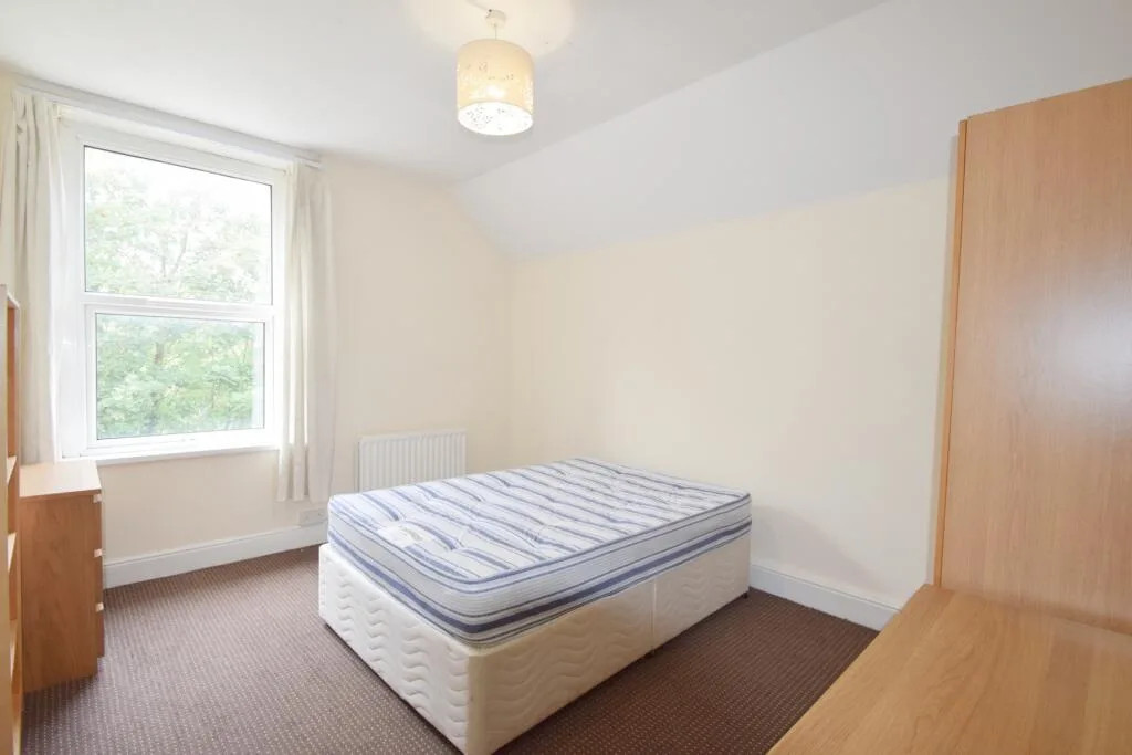 5 bedroom house for rent
